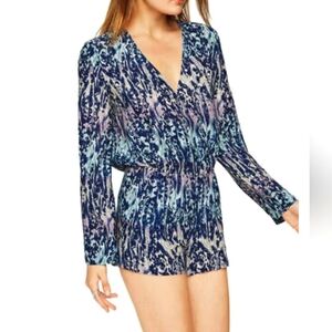 Long-sleeved romper
